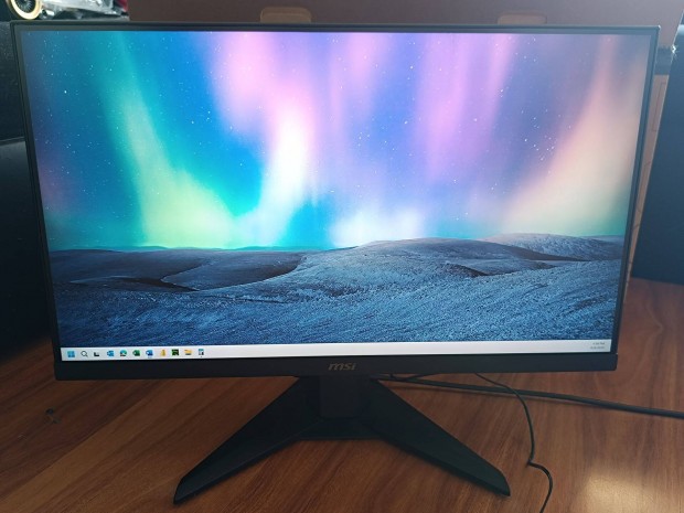 MSI MAG 256F monitor