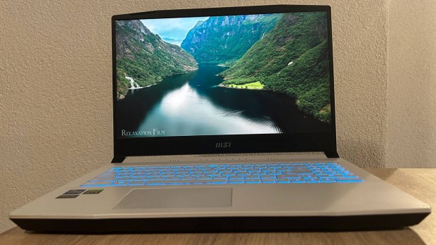 MSI Sword 15 Gamer Laptop