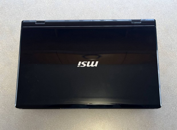 MSI cr500x win7 4gb 250gb