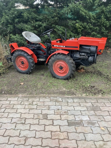 MT8-132.2 kistraktor Slavia 2 hengeres!