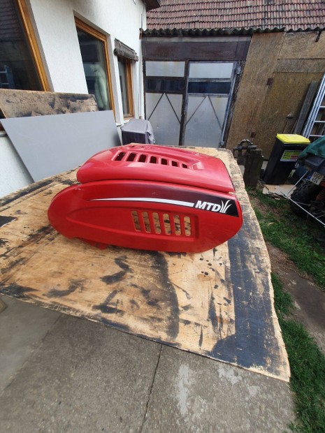 MTD Fűnyíró Traktor Géptető/Motorháztető Eladó