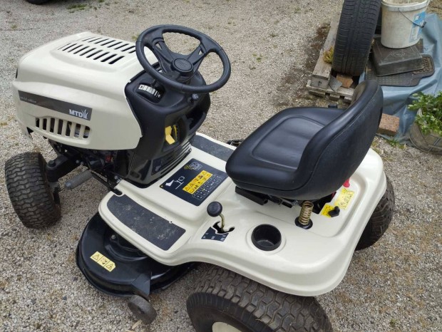 MTD Fnyr traktor