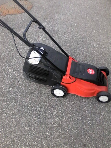 MTD elektromos fűnyíró 900W