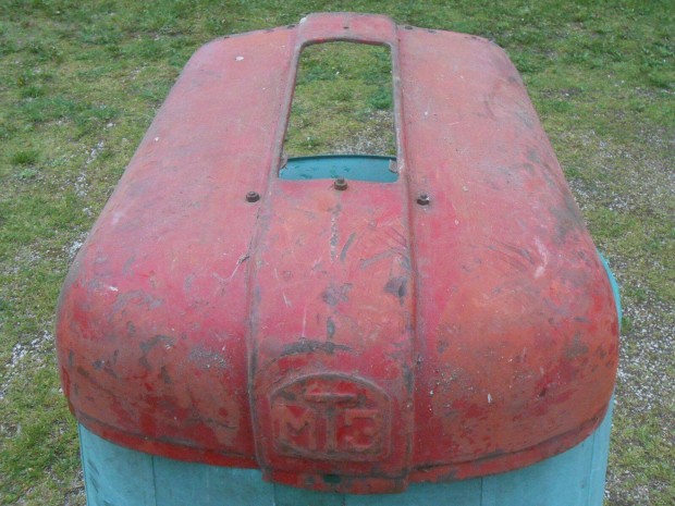 MTZ 45-s traktorra gyri motorhztet elad