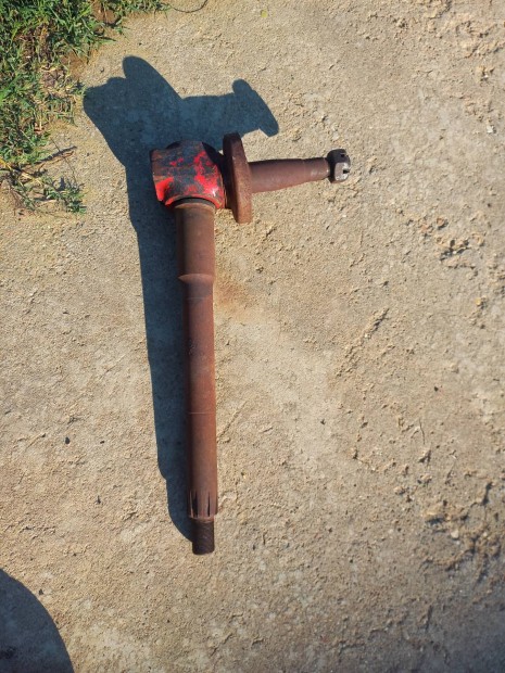 MTZ 50-80 Knyktengely j bkebeli 