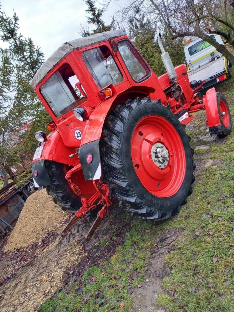 MTZ-50 Friss Mszakival!