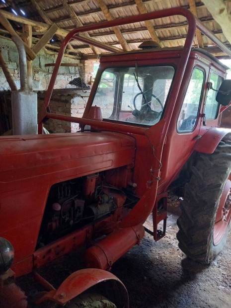 MTZ-50 Traktor elad