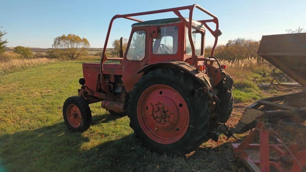 MTZ-50 Traktor utánfutóval eladó