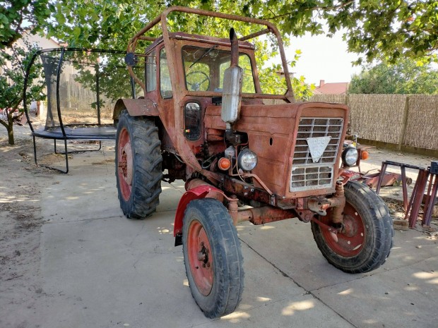 MTZ 50 j motorral, vltval