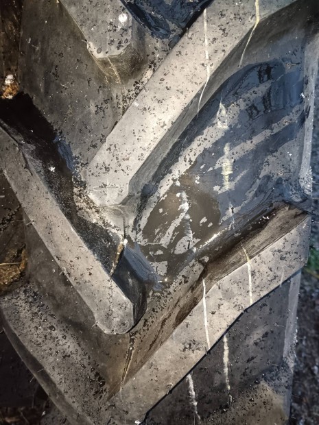 MTZ 50 traktor gumi 13,6-38 Orosz �s Alliance 