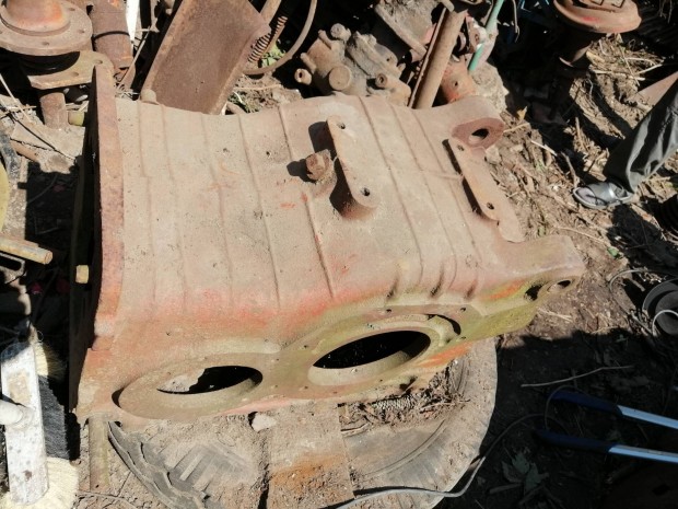 MTZ 50 üres differenciált ház