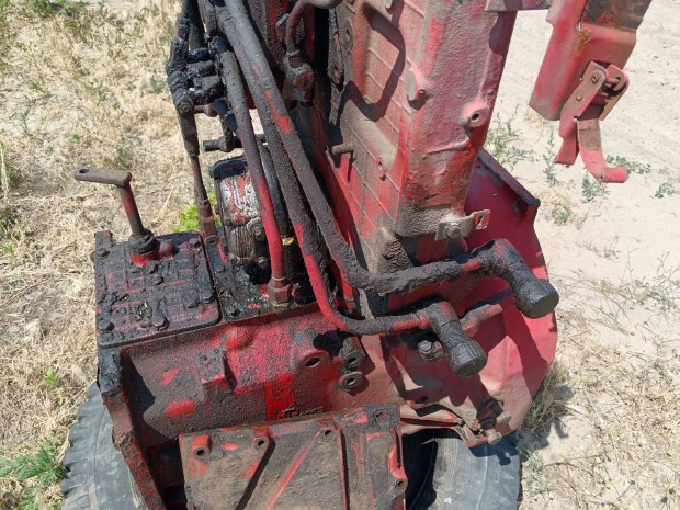 MTZ 80 82 darázsderék felező előtét ház