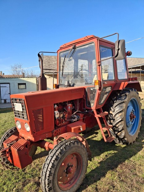 MTZ-80 Elad�