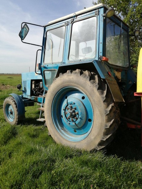 MTZ-80-as traktor elad