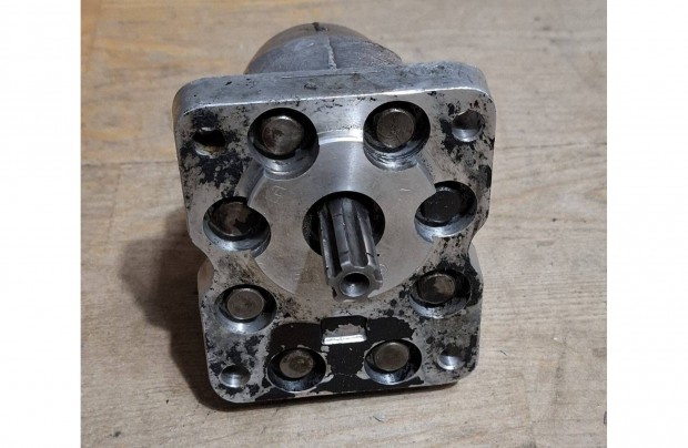 MTZ-80 szervszivatty NS10Y-3LH