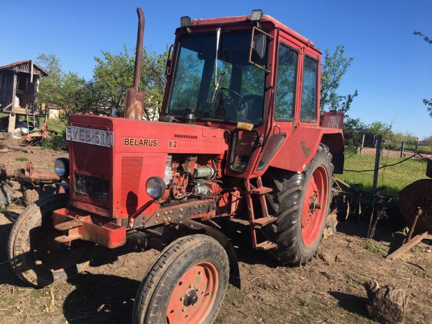 MTZ-80 traktor, gumik, 8,25x20-as gumik eladk