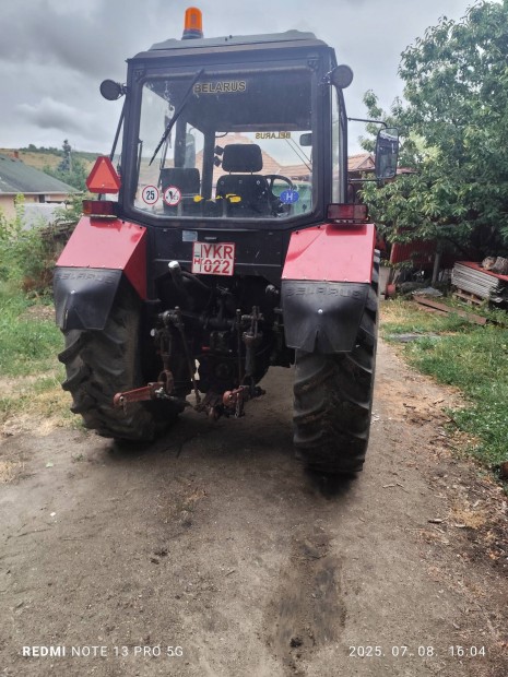 MTZ 820.4 traktor homlokrakodóval eladó.,
