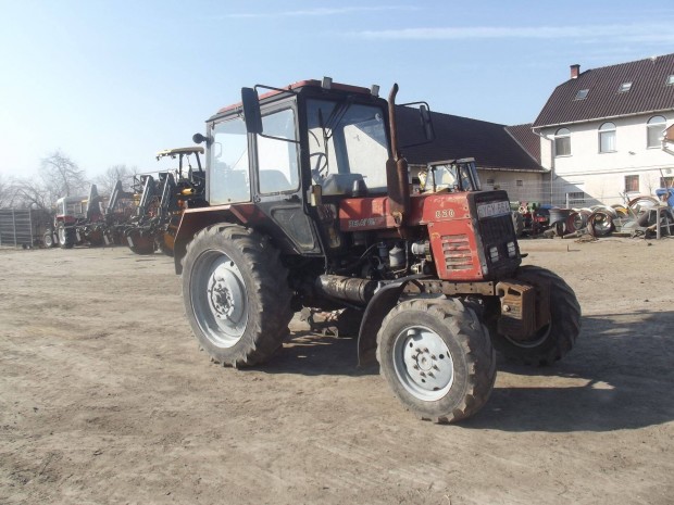 MTZ-820 traktor elad rvnyes mszakival