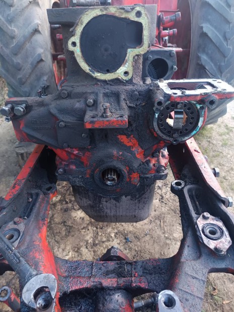 MTZ 82 80 használt vezérlés, dekni, fogaskerék stb