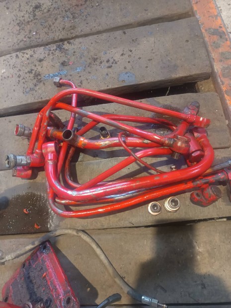 MTZ 82 80 kisfülkés hidraulika csövek
