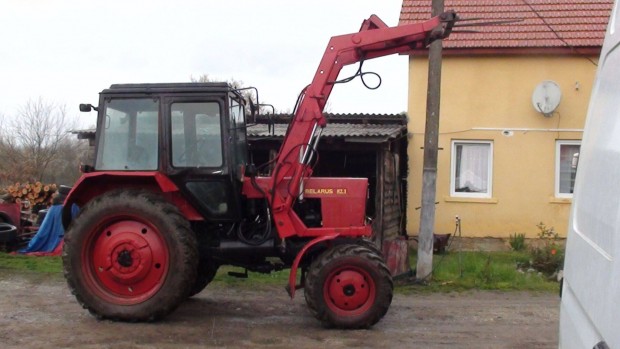 MTZ 82 Homlokrakodval