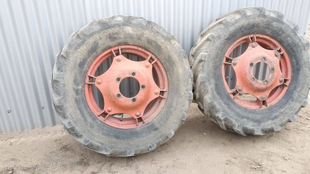 MTZ 82 első kerekek 11.2 x 20