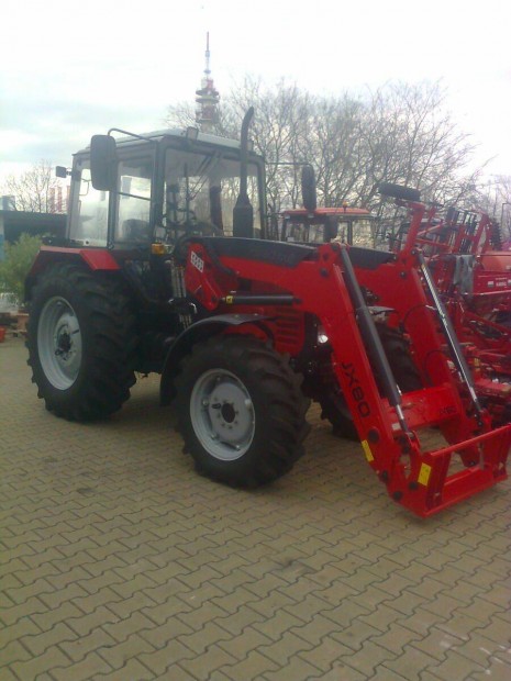 MTZ-892.2 traktor Jx80 homlokrakodval