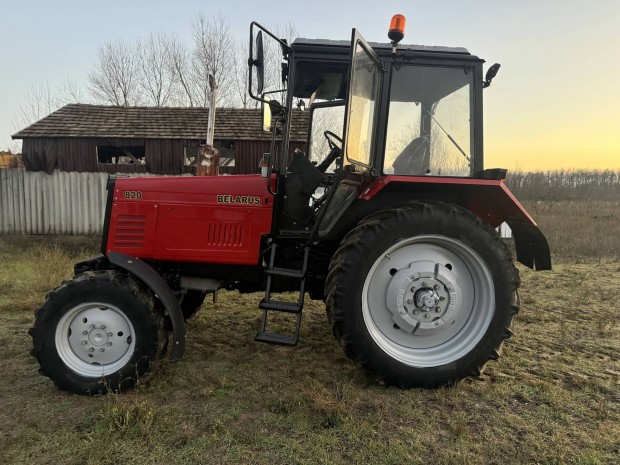 MTZ Belarus 820