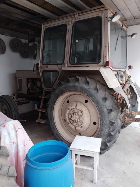 MTZ Traktor elad�