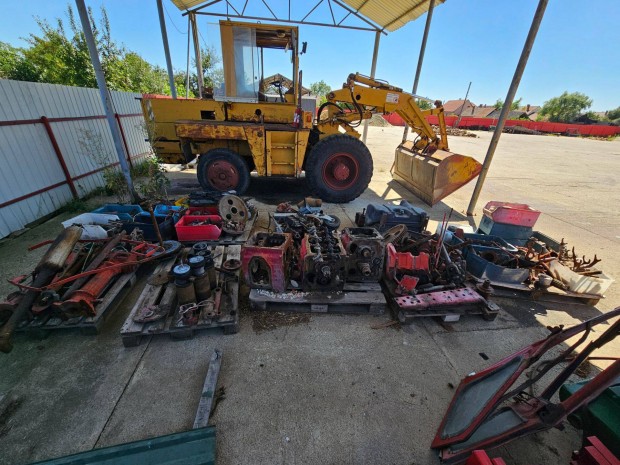 MTZ , Belarus alkatrészek egyben eladóak