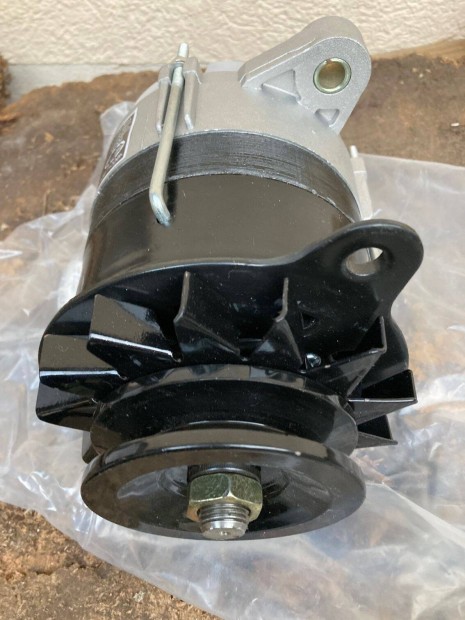 MTZ generátor kpl. 700 W Original orosz