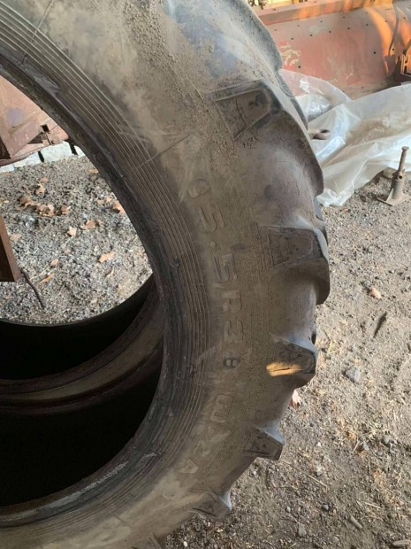 MTZ h�ts� gumi 15.5-38 elad� - 2 db