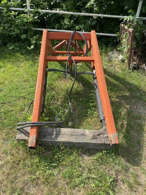 MTZ homlokrakodó gabonakanállal