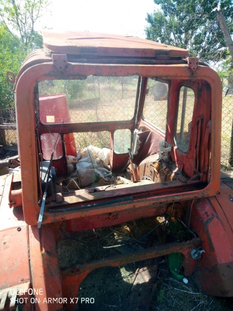 MTZ kis fülke