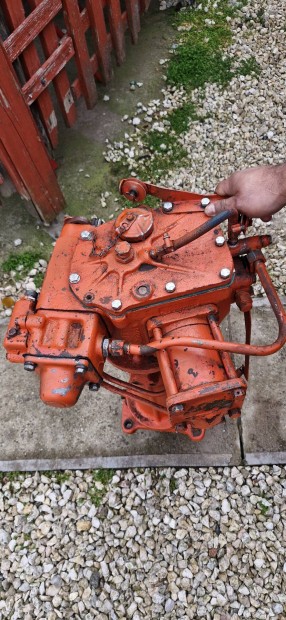 MTZ korm�nym� komplett