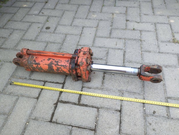 MTZ munkahenger, a k�peken l�that� m�retben �s �llapotban