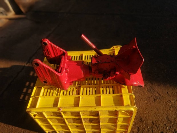 MTZ p�tkocsi von�fej