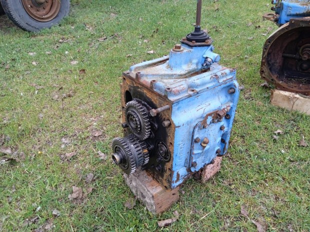 MTZ traktor 82 jó állapotban szereplővel atvizsgalhato