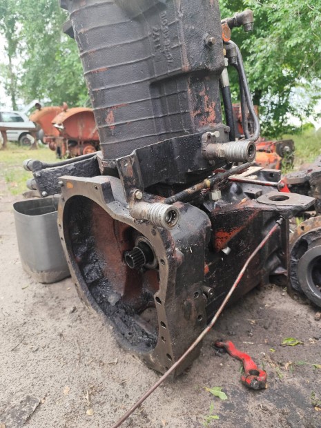 MTZ traktor eltethazak
