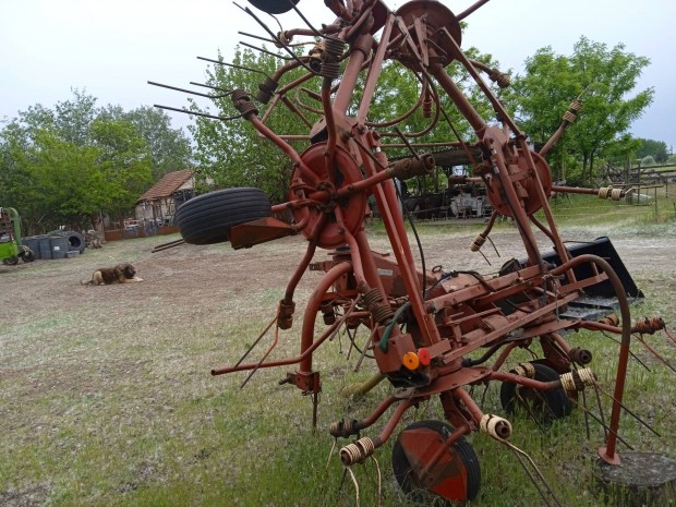 MTZ traktor után rendsodro rendterelo jó állapotban eladó