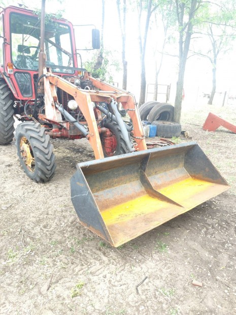 MTZ traktorra homlokrakodó