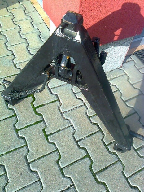 MTZ vonóháromszög