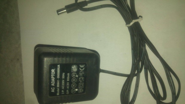 MW41-0900800UA AC adapter 9V / 800mA mkd