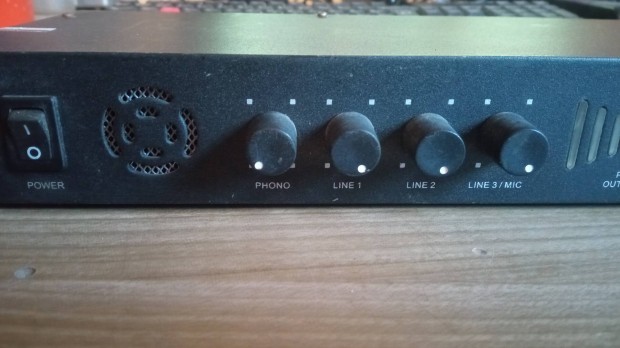 MX 802 mixer.