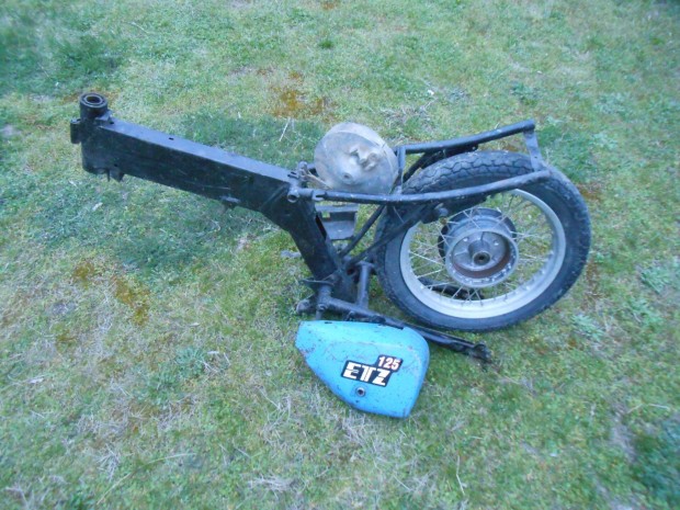 MZ-ETZ 125-ös tipusú,papirok nélkűli csupasz főváz