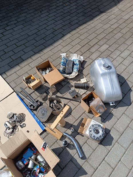 MZ ETZ 250 alkatr�szek