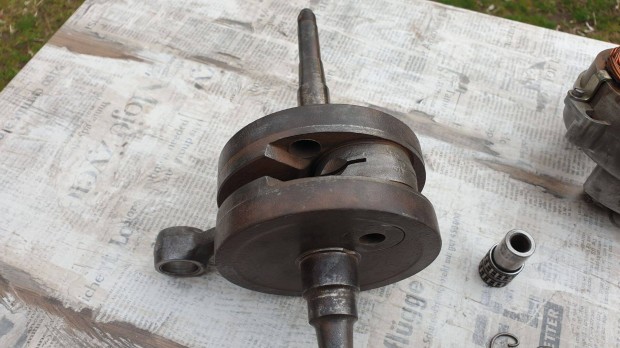 MZ ETZ 250 alkatrszek eladk