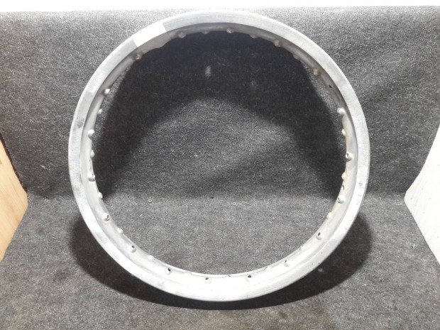 MZ ETZ / TS / Es gy�ri ker�k r�f 18 coll 70mm