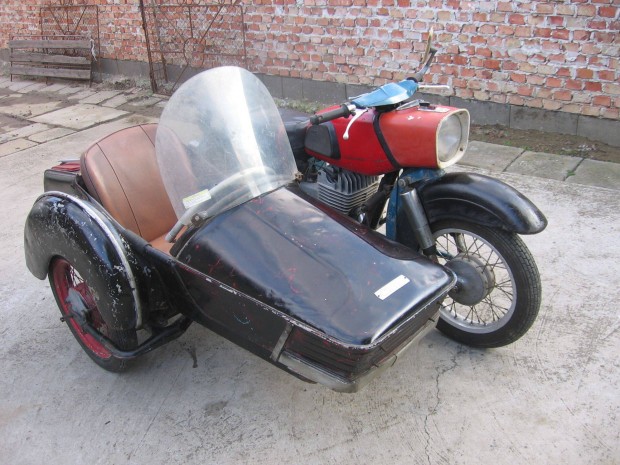 MZ Trophy 250 es oldalkocsis motorkerkpr. 1969-es
