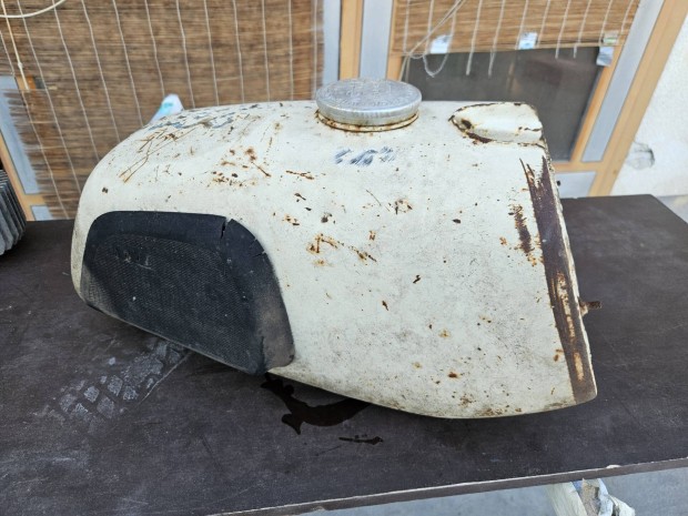 MZ Trophy 250 tank